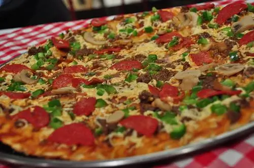 Pinoy Pizza @ Ресторан Камалиг