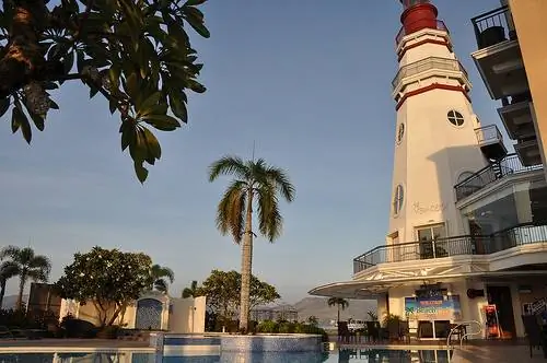 White Rock в Субике, Hacienda Luisita в Тарлаке и Tinapa Pizza в Пампанге: Лакбай Норте, день 6