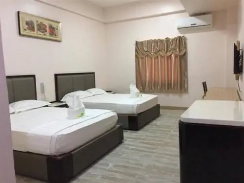 Номера Meaco Royal Hotel Липа