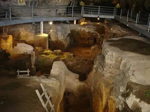 Доисторическая пещера Теопетра, автор Толис 3кала, Wikimedia cc.