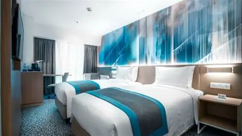 Отель Holiday Inn Express Manila в Пасай-Сити