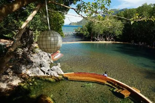 Раннее утро в горячих источниках Макинит