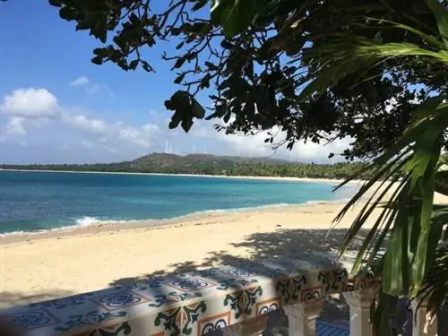 Апо Идон Бич Отель