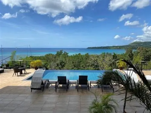 Оушен Сьютс Бохол Бутик Отель