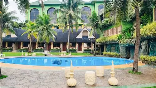 10 лучших отелей в городе Тагбиларан