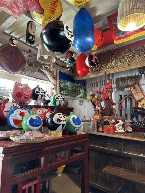 Сувенирный магазин в селе Эркан