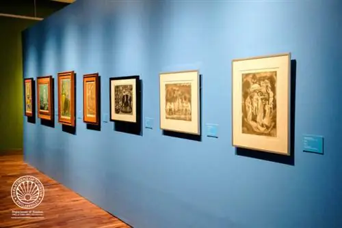 Различные произведения искусства на выставке NMP Cebu