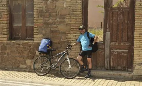 Отдыхаем в Астрейне от жары полуденного солнца.