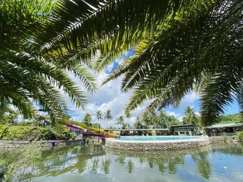 Гостей встретят с некоторыми из основных удобств - бассейном и лагуной.