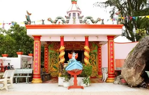 Храм Динь Кау, автор Fox Travels, Wikimedia cc.