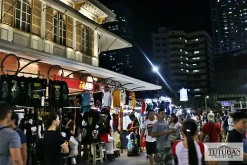 Фотография ночного рынка Тутубан со страницы Tutuban Center на Facebook