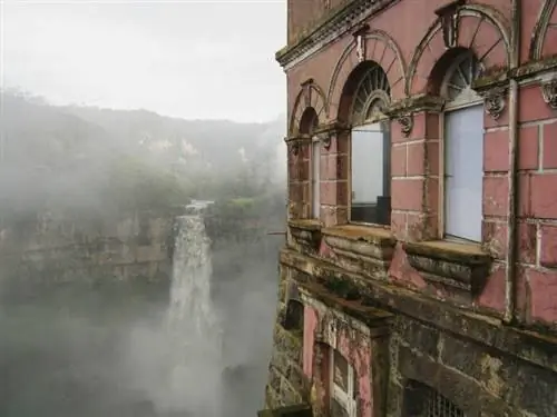Отель del Salto с видом на водопад Текендама