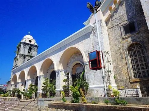Боковые входы собора Тагбиларан, автор Кисеки Лакруа, Wikimedia cc.