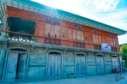 Родовой дом семьи Лазаро в Сан-Паскуаль-Масбате, фото через Turismo Isla Rancho со страницы FB
