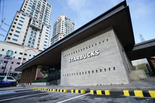 Общественный магазин Starbucks в Абад-Сантосе, Манила
