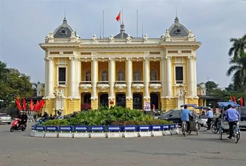 Ханойский оперный театр Денниса Джарвиса через Wikimedia cc