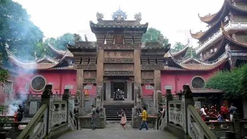 Буддийский храм в Цзюлунпо, Чунцин, автор Урга, Wikimedia cc.