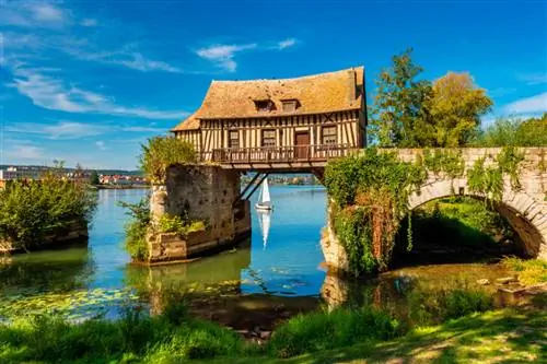 Старая водяная мельница