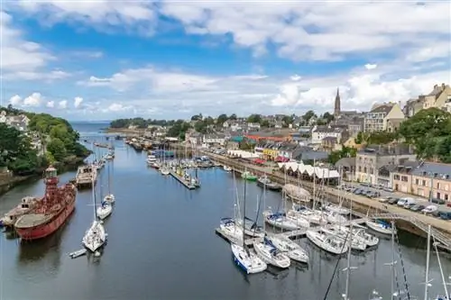 Порт деревни Дуарнене