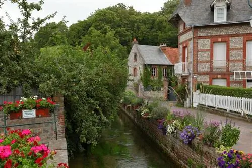 Veules-les-Roses, для прогулки вдоль реки