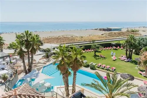 Гранд-отель Les Flamants Roses Thalasso & Spa / booking.com