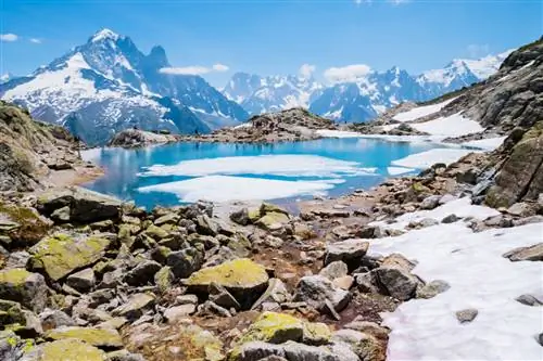 Элиза Лоччи / Shutterstock. Лак Блан, Шамони в Верхних Альпах, Франция.