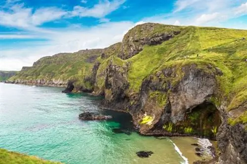 Самые впечатляющие скалы в Ирландии