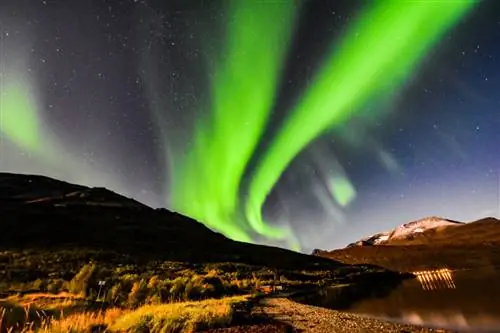 Автор: World_photographer/Shutterstock. Северное сияние в норвежском небе.