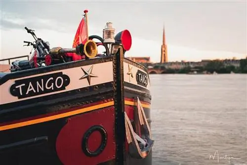 Бордо: путешествие в прошлое на барже Tango