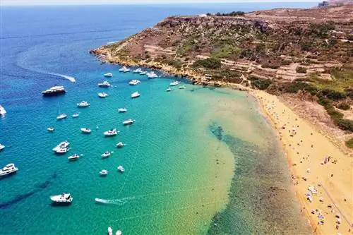 Вид с воздуха на залив Рамла