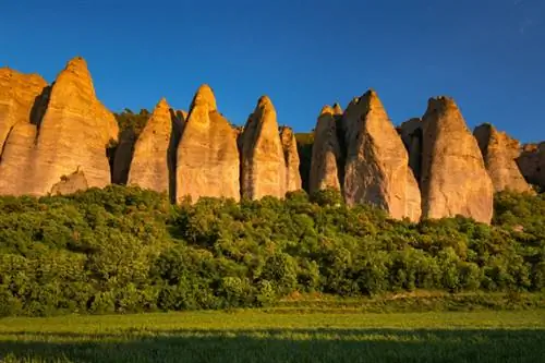 Les Pénitents des Mées: уникальное геологическое образование в мире
