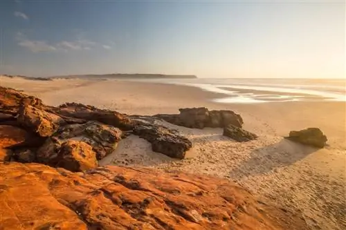 Praia da Bordeira в Алгарве, Португалия