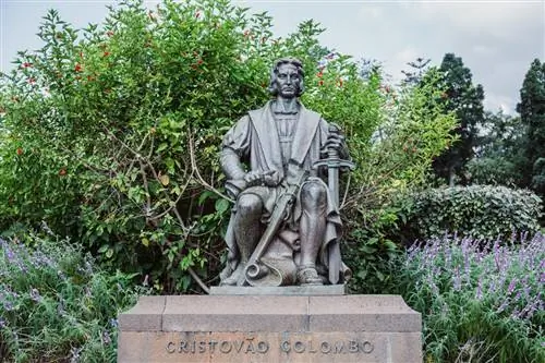 Статуя Христофора Колумба