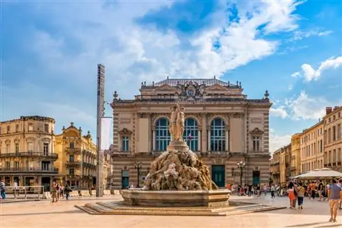 ФредП / Shutterstock. Площадь Комедии с фонтаном, обращенным к опере.