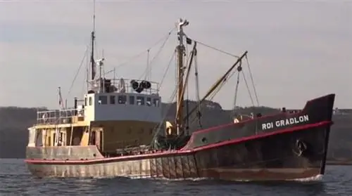 Дуарнене приветствует лодку капитана Хэддока