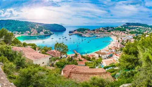 Балате Дорин / Shutterstock. Портовый город Пальма-де-Майорка в самом сердце Балеарских островов.