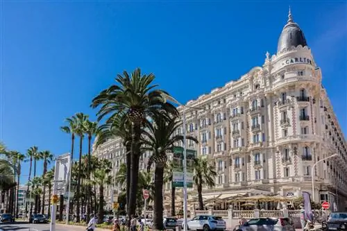 Киев, Виктор / Shutterstock. Отель Carlton в Каннах.