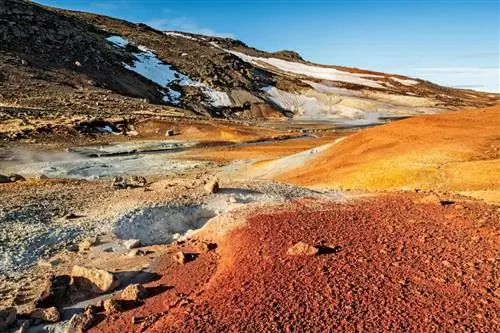 Сернистая зона Крисувик на полуострове Рейкьянес. Луиджи Морбиделли/Shutterstock