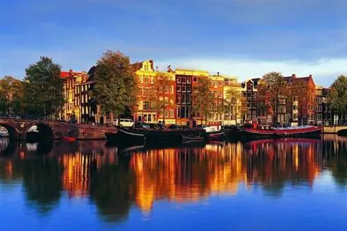 Амстердам тоже празднует свои огни