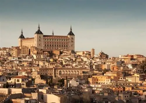 Пюи-дю-Фу прибывает в Тольде в Испании