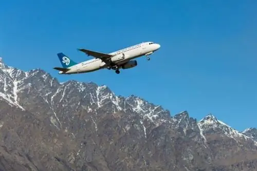 Забавное видео о безопасности на борту Air New Zealand