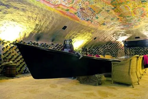 Вот наш выбор лучших ресторанов при отелях