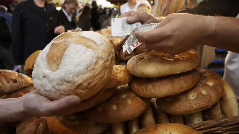 Что лучше всего в путешествии? Наличными, чеком или списанием?