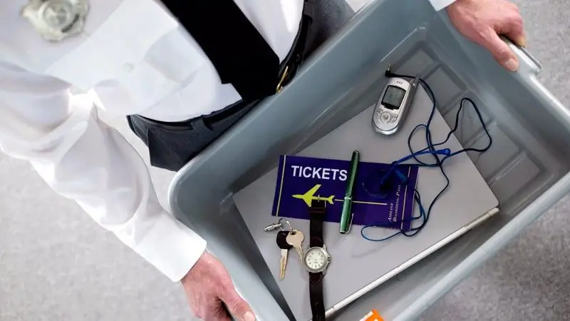 Что мне нужно знать о цифровой конфиденциальности при пересечении границы?