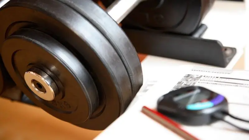 Следует ли мне использовать секундомер для определения времени силовых тренировок?