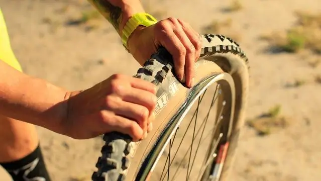 Как исправить плоскую шину на велосипеде