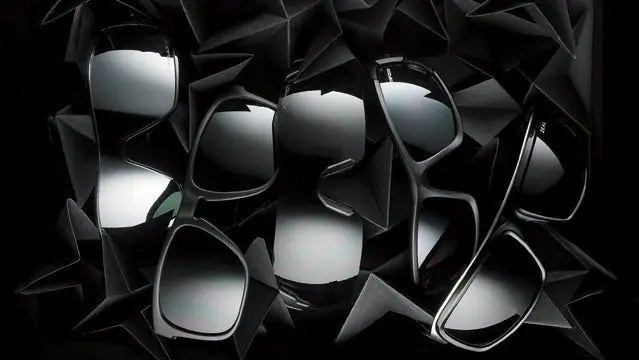 Солнцезащитные очки: раскрасьте его в черный цвет