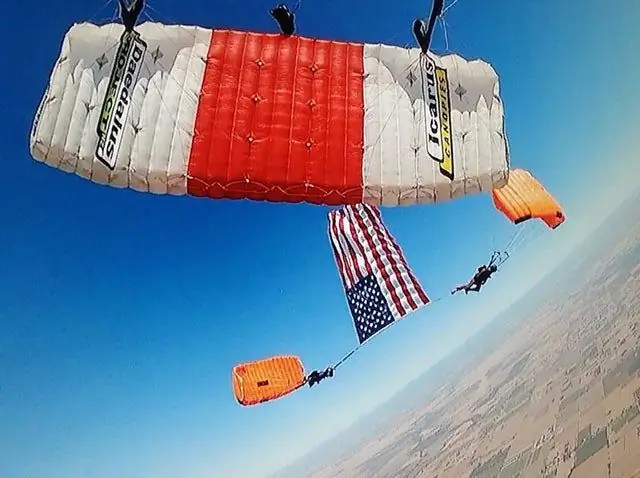 Пережить падение с высоты 8000 футов