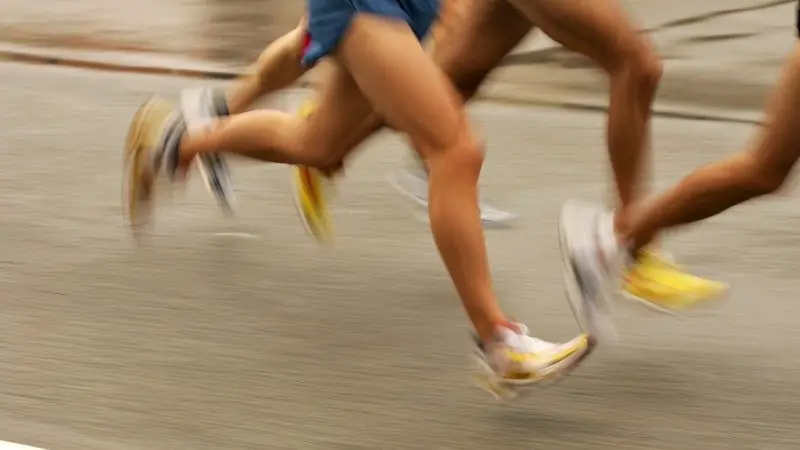 Почему бегун по скоростному спуску всегда побеждает в Бостоне