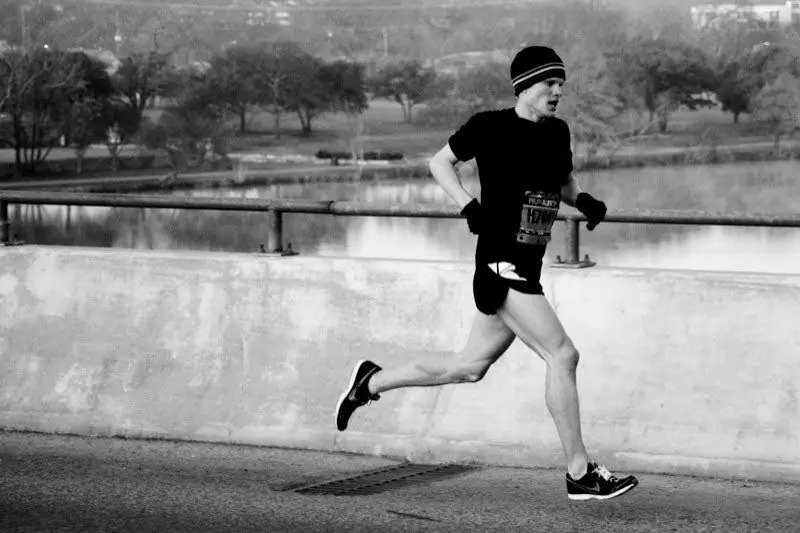 Виноваты бегуны: обувь не причиняет травм